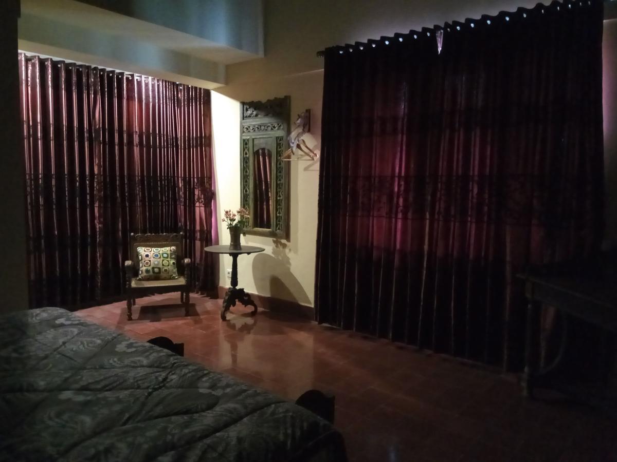 Doeloerkoe Homestay Surakarta (Solo) Exterior foto