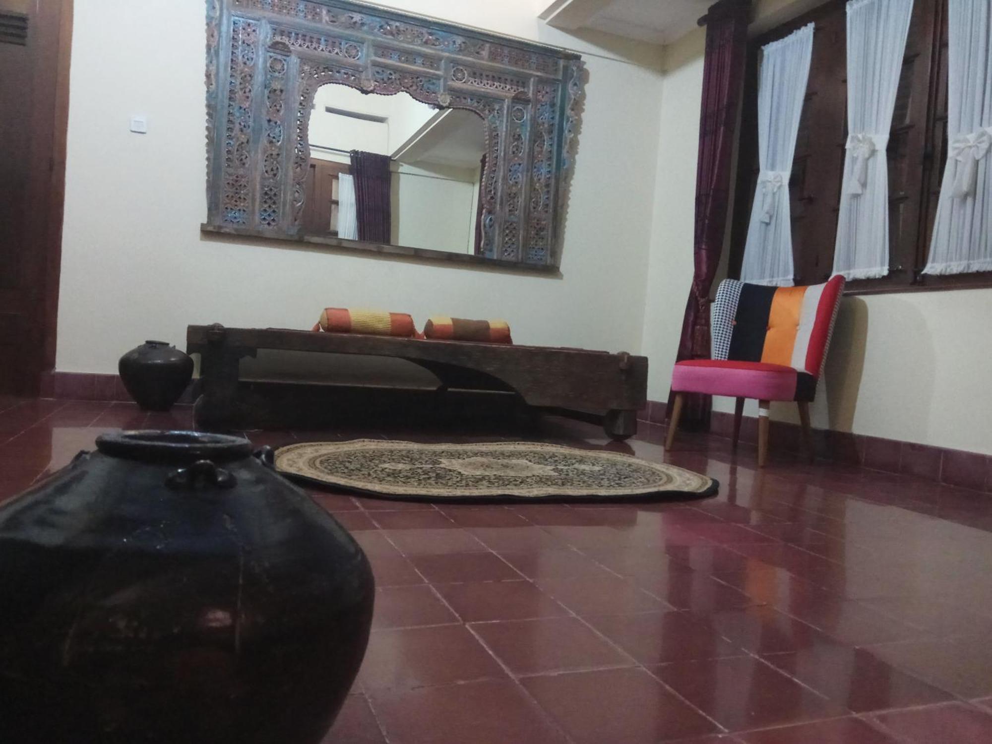 Doeloerkoe Homestay Surakarta (Solo) Exterior foto