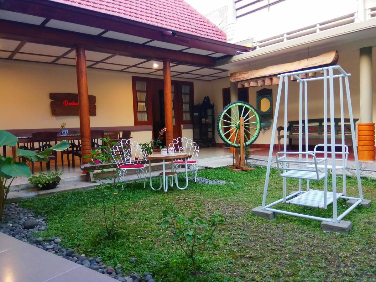 Doeloerkoe Homestay Surakarta (Solo) Exterior foto