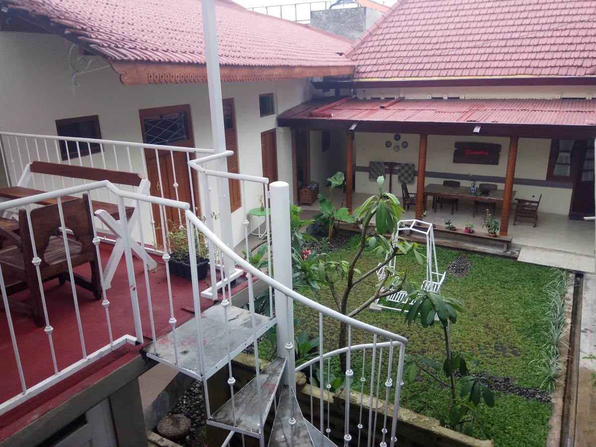 Doeloerkoe Homestay Surakarta (Solo) Exterior foto