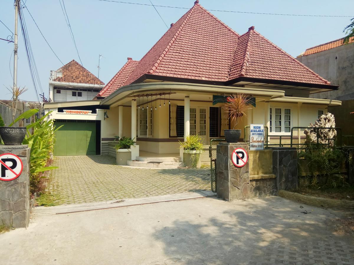 Doeloerkoe Homestay Surakarta (Solo) Exterior foto