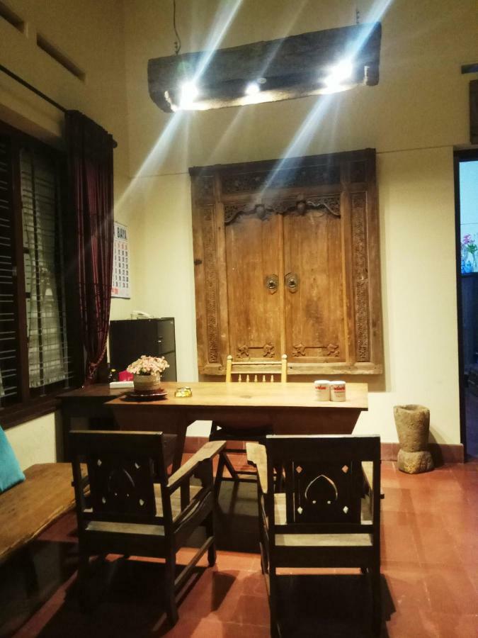 Doeloerkoe Homestay Surakarta (Solo) Exterior foto