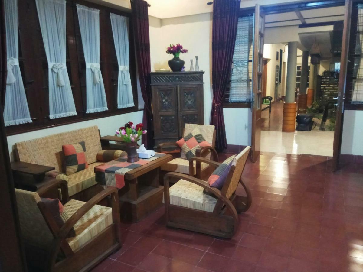 Doeloerkoe Homestay Surakarta (Solo) Exterior foto