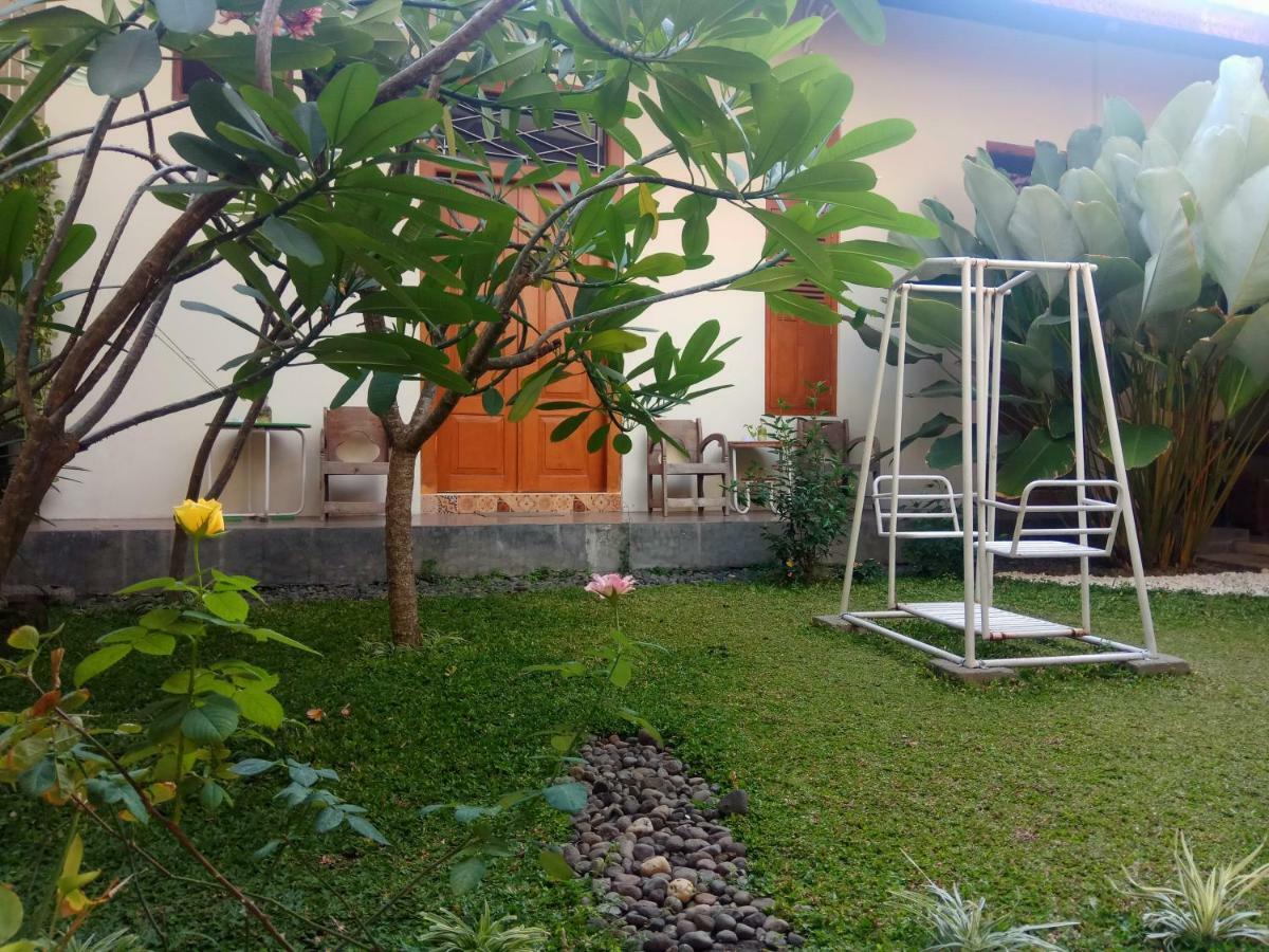 Doeloerkoe Homestay Surakarta (Solo) Exterior foto